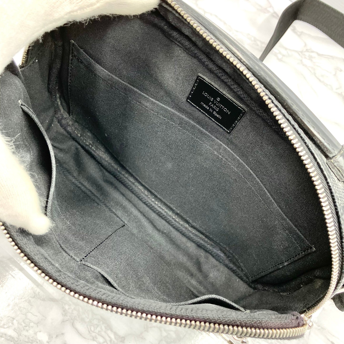 LOUIS VUITTON Damier Graphite Ambler