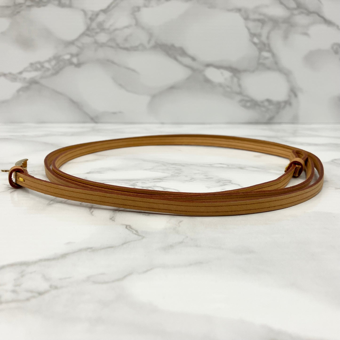 LOUIS VUITTON BACCHETTA leather Slim Strap