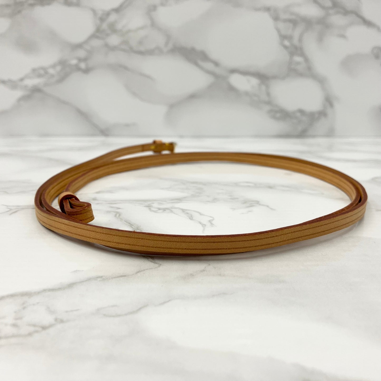 LOUIS VUITTON BACCHETTA leather Slim Strap