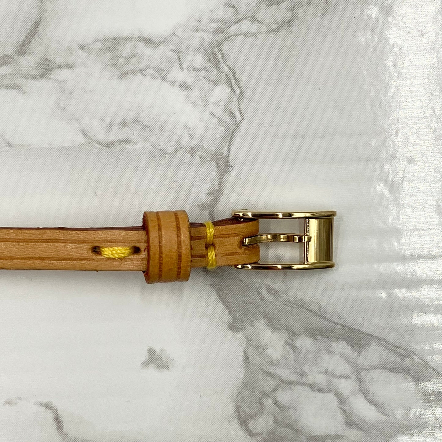 LOUIS VUITTON BACCHETTA leather Slim Strap