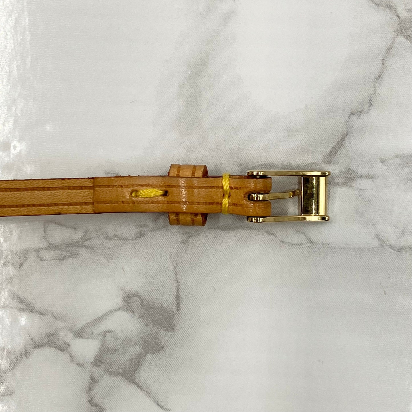 LOUIS VUITTON BACCHETTA leather Slim Strap