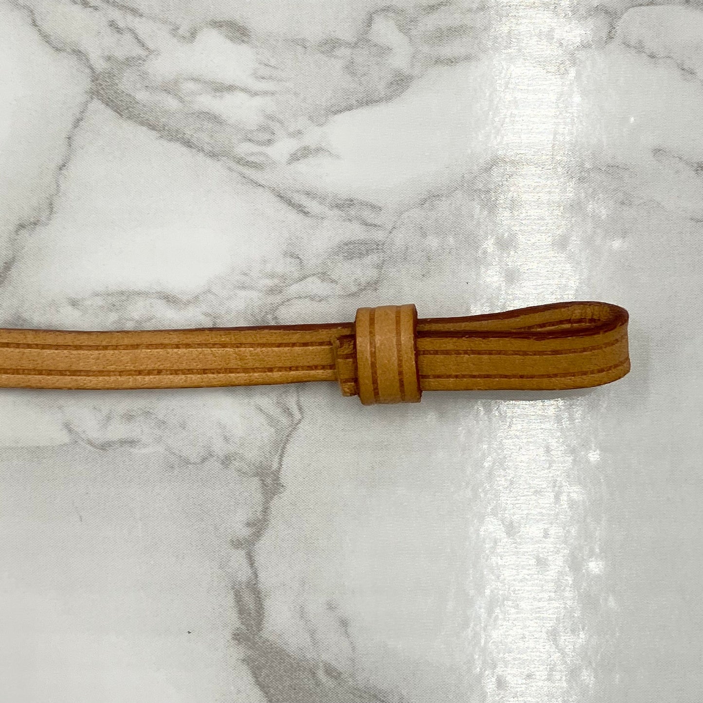 LOUIS VUITTON BACCHETTA leather Slim Strap