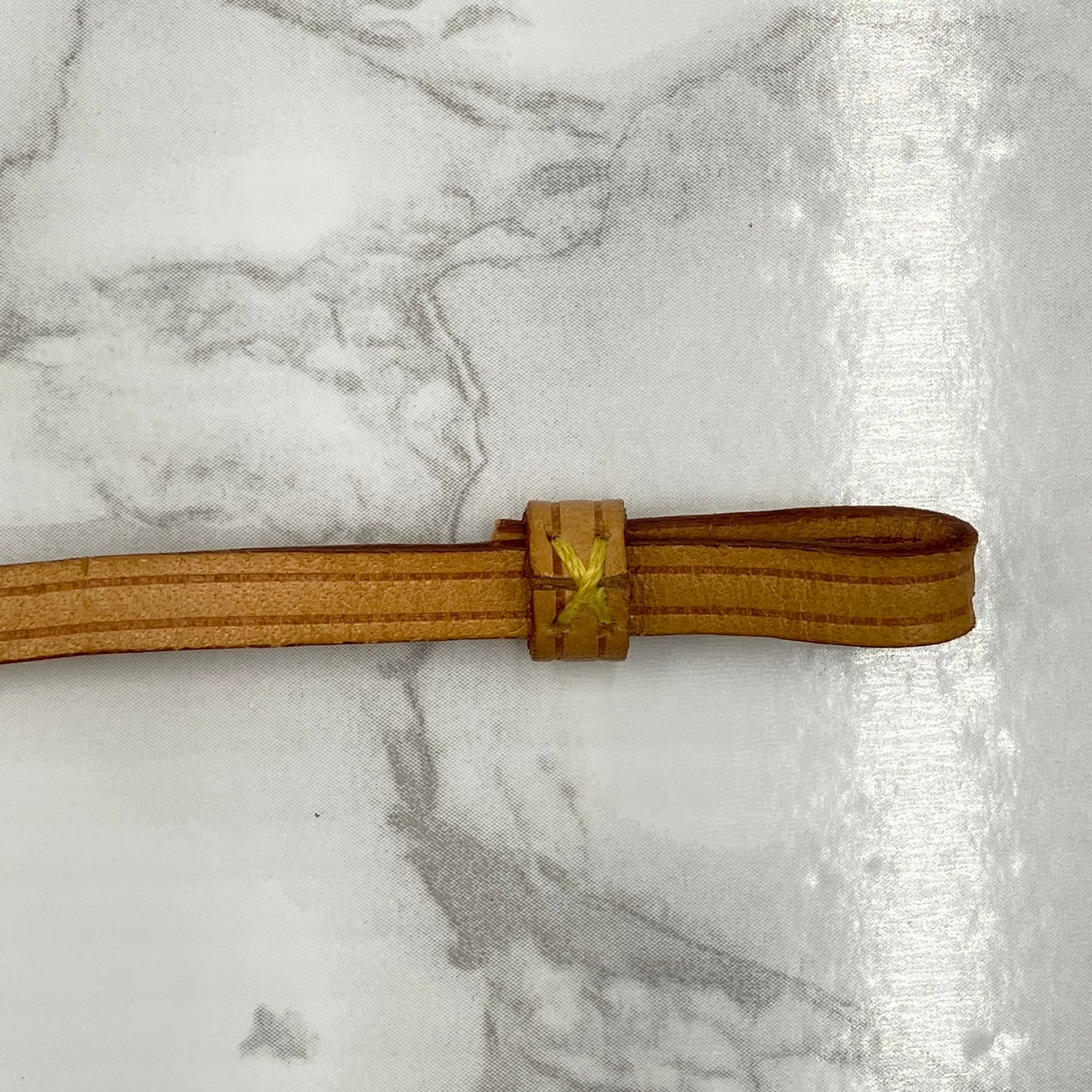 LOUIS VUITTON BACCHETTA leather Slim Strap