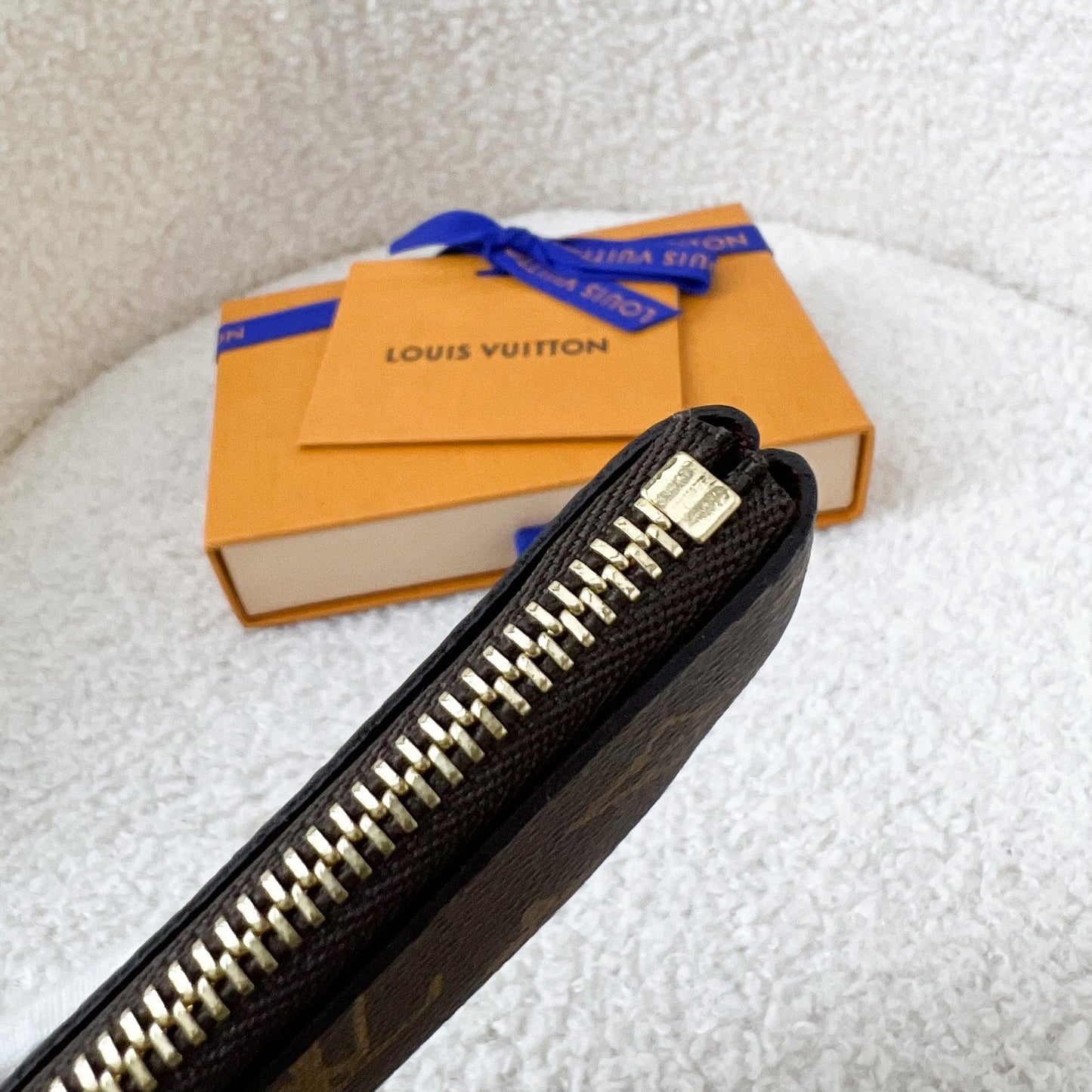 LV Key Cles Pouch in Monogram Canvas GHW
