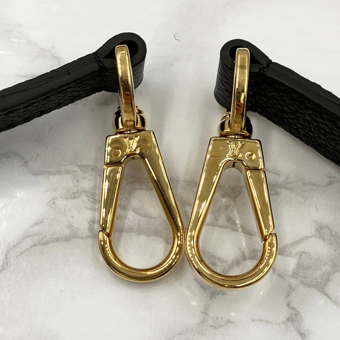 LOUIS VUITTON strap Empreinte