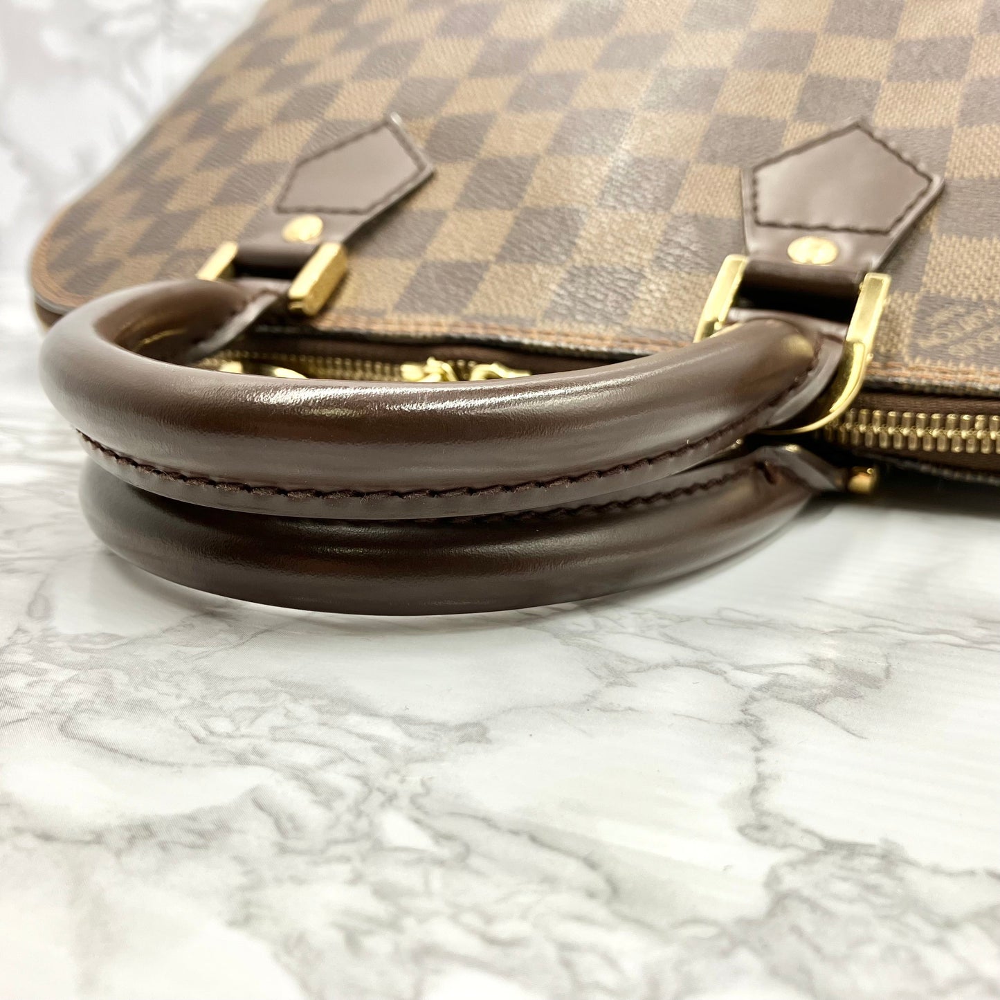 LOUIS VUITTON Damier Alma PM