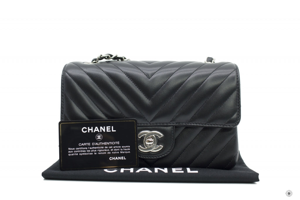 Chanel A69900 Y60594 CC Chervon  Black / 94305 Lambskin 20CM Shoulder Bags Shw