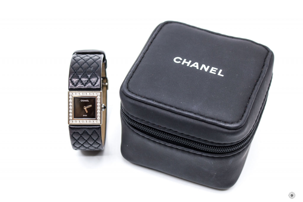 Chanel Boy-friend Acier Etanche 30M Quartz With Diamonds Black Leather Circumference  15CM Watches Shw