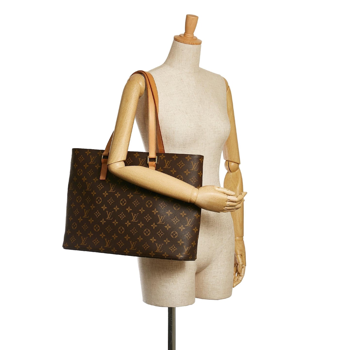 Louis Vuitton Monogram Luco (SHG-34569)