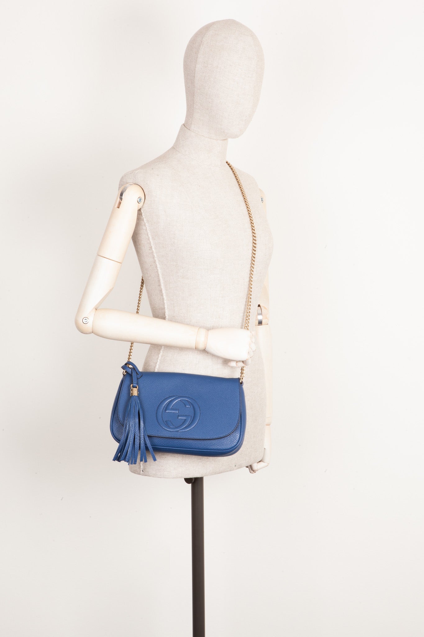 GUCCI Soho Chain Crossbody Bag Blue