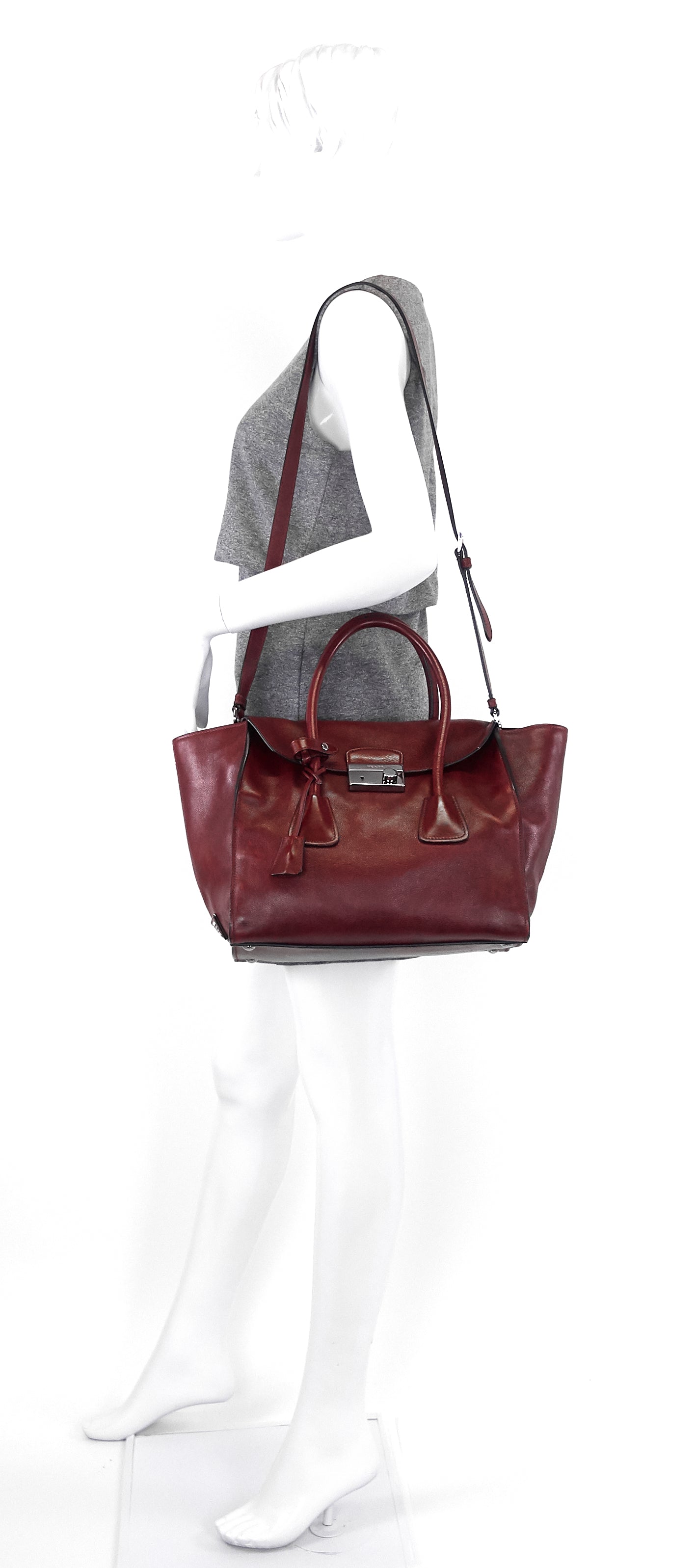 Twin Pocket Large Glace Calf Leather Tote Bag