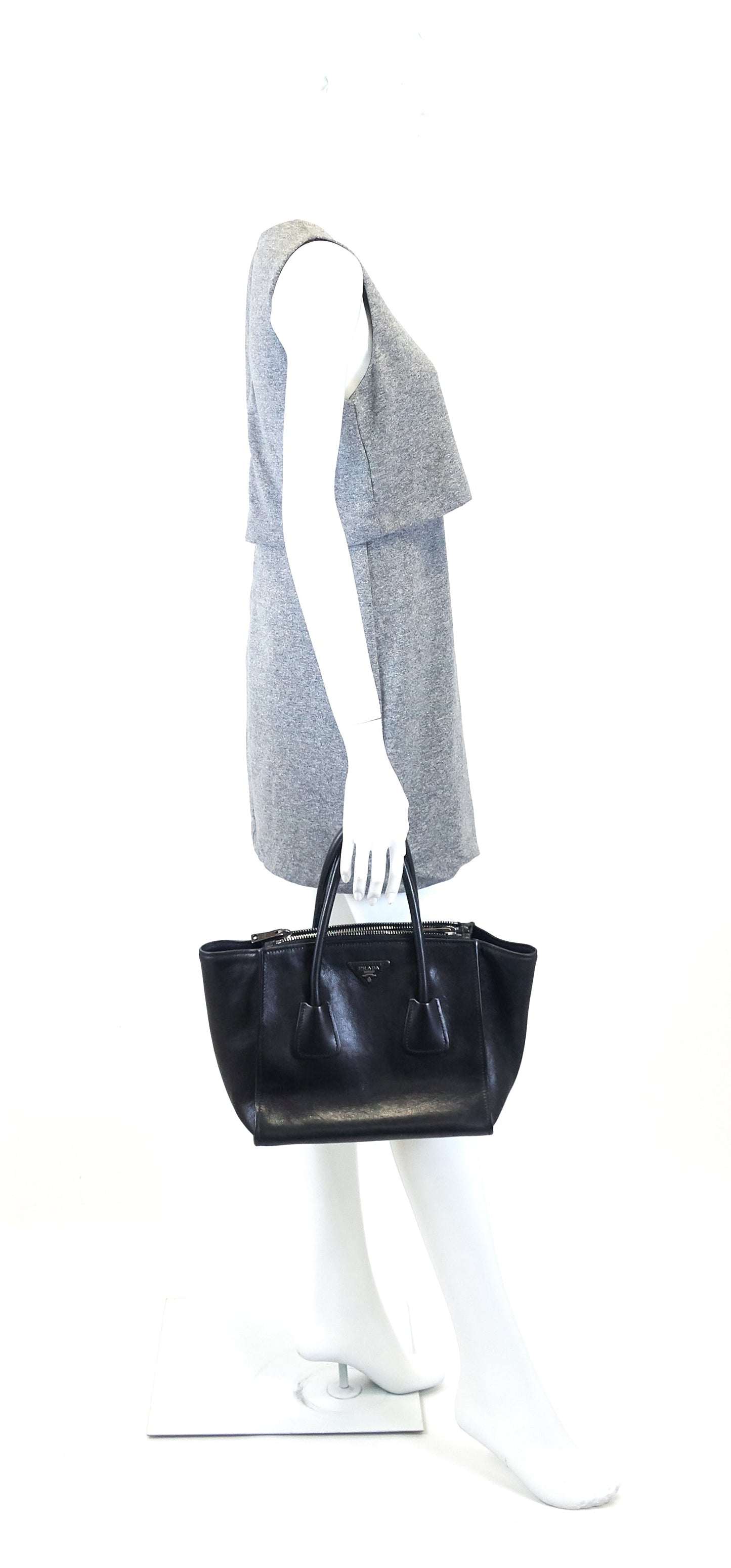 Twin Pocket Glazed Calf Leather Tote Bag