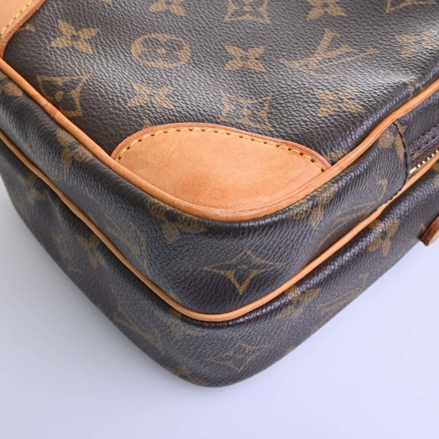 Louis Vuitton Amazone  Canvas Shoulder Bag ()