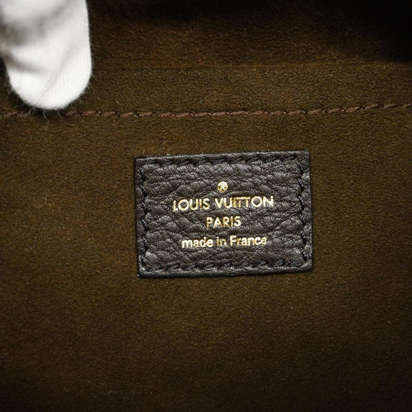 Louis Vuitton Mahina  Leather Shoulder Bag ()