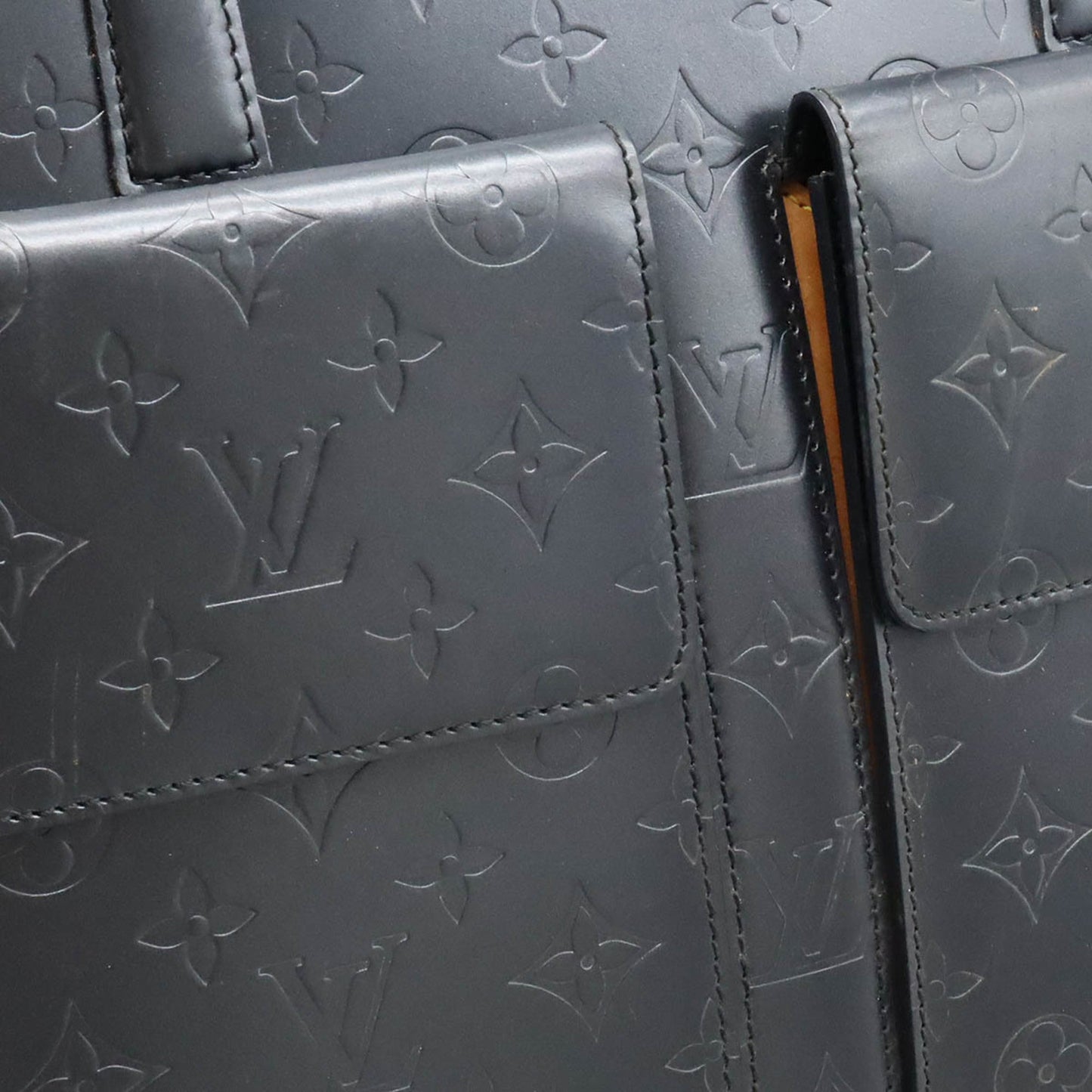 Louis Vuitton Wildwood  Leather Shoulder Bag ()