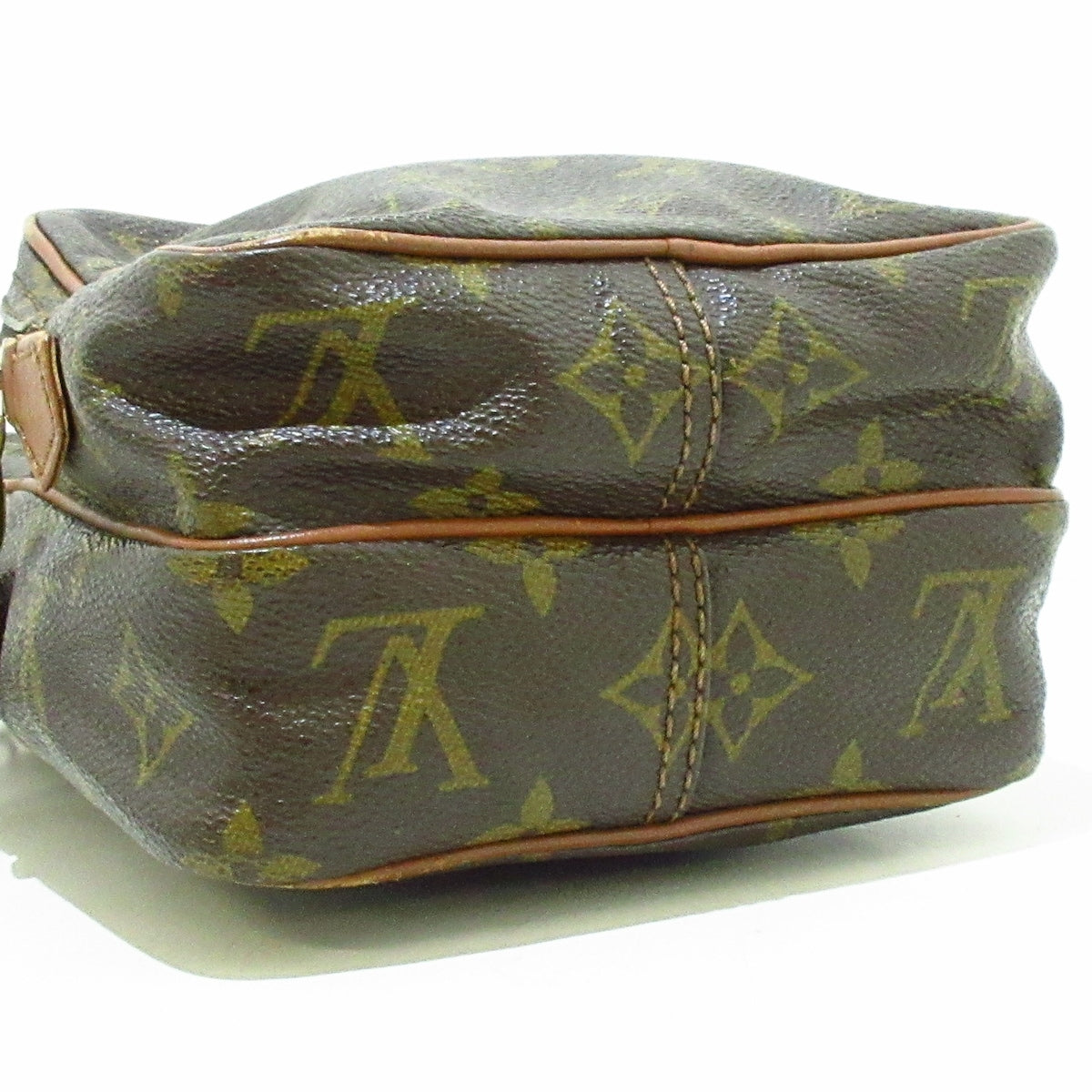 Louis Vuitton Amazon  Canvas Shoulder Bag ()