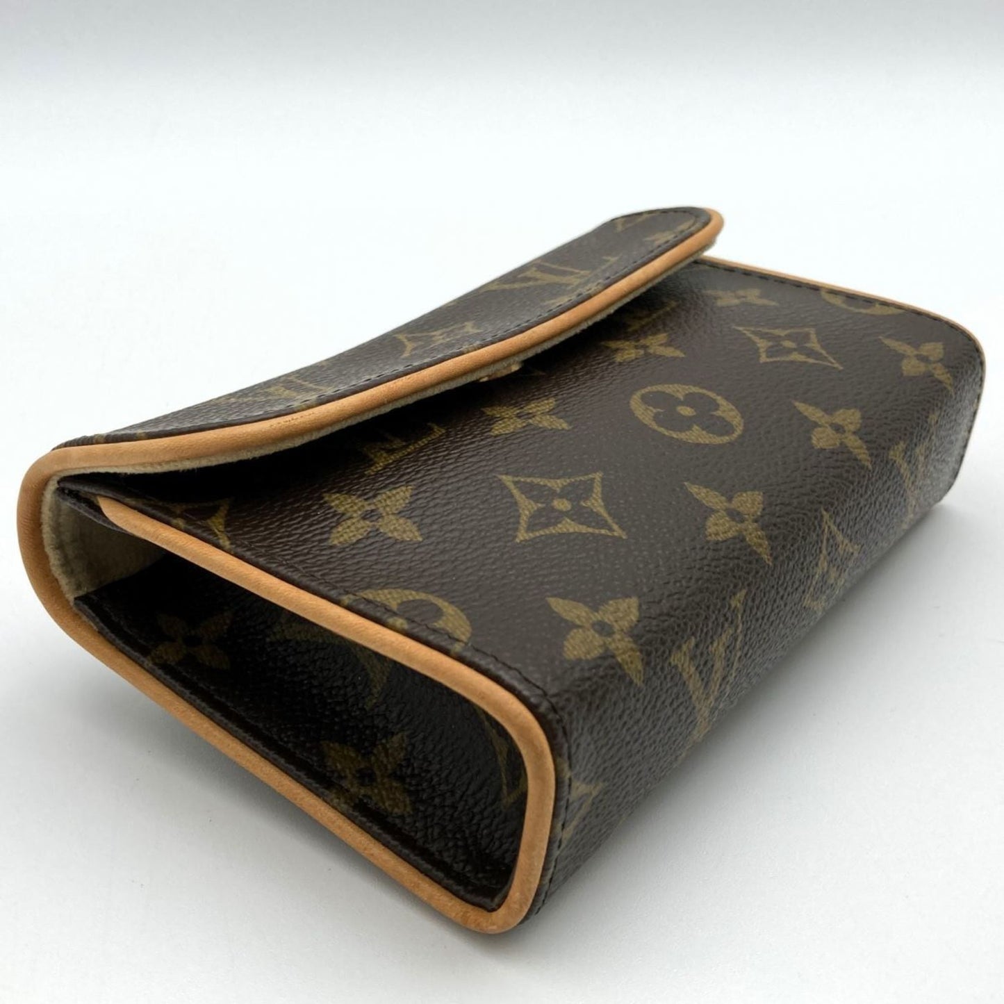 Louis Vuitton Florentine  Canvas Shoulder Bag ()