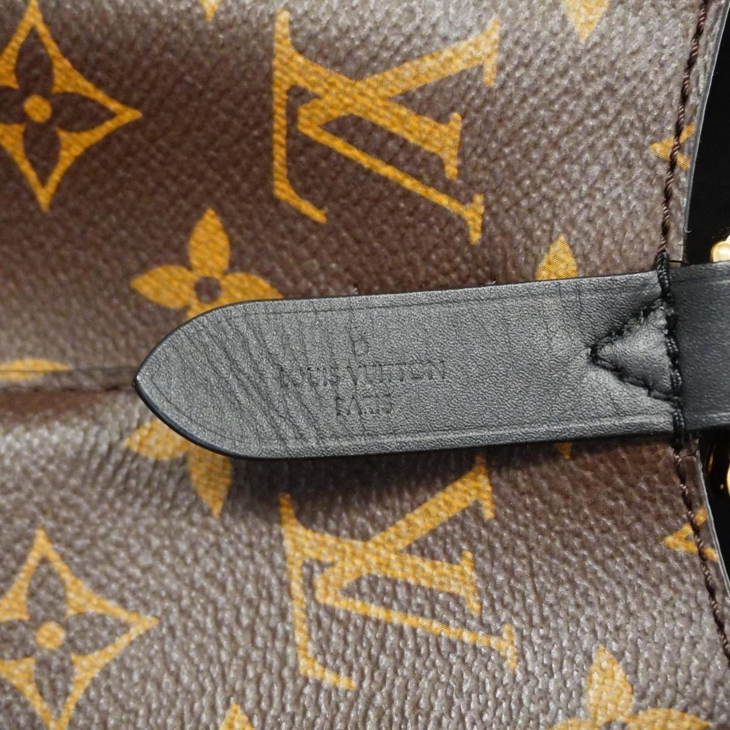 Louis Vuitton Néonoé  Canvas Shoulder Bag ()