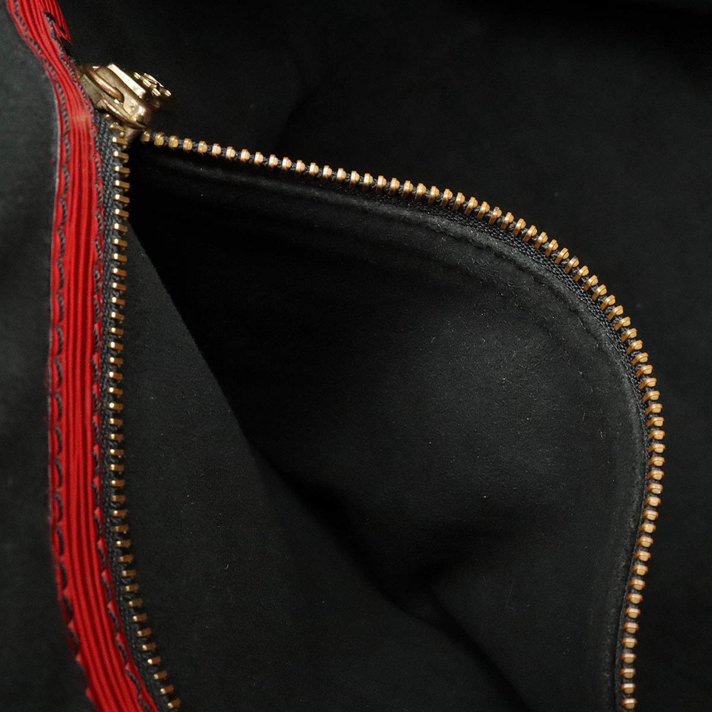 Louis Vuitton Noe  Leather Shoulder Bag ()