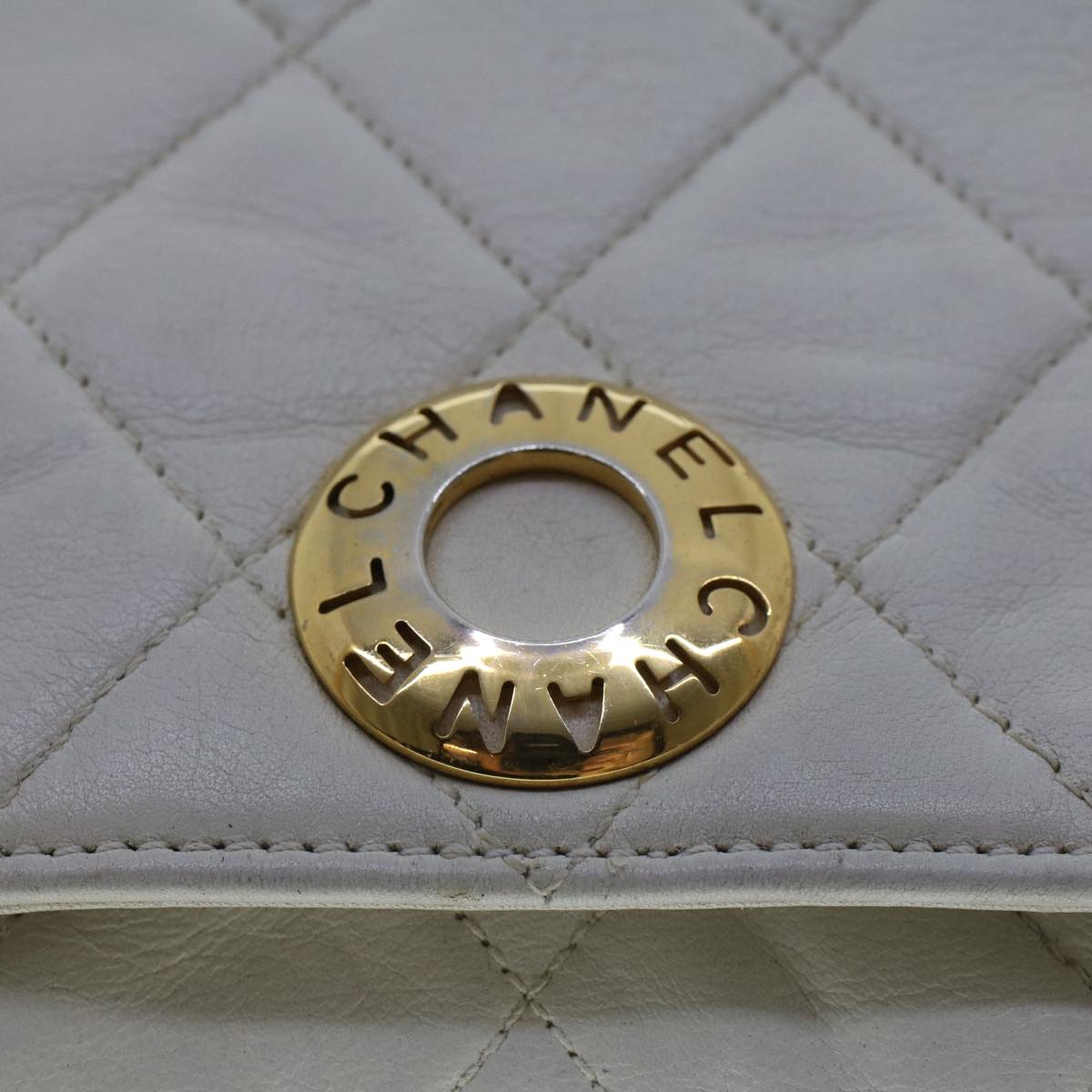 CHANEL Matelasse Circle Chain Shoulder Bag Lamb Skin White CC Auth bs5899