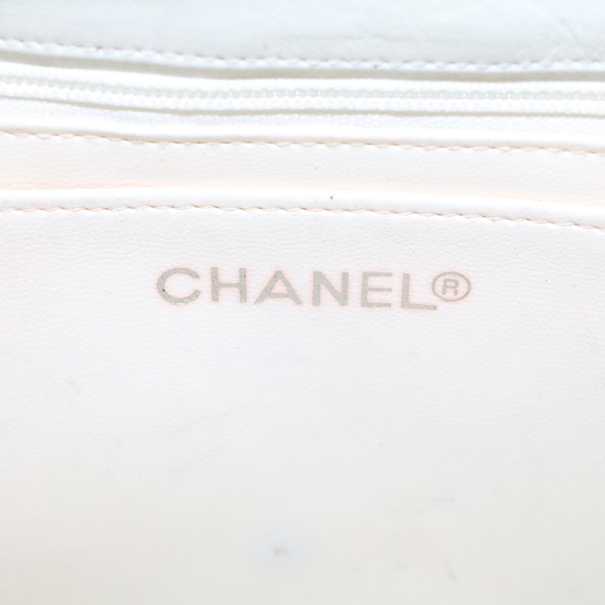 CHANEL Matelasse Circle Chain Shoulder Bag Lamb Skin White CC Auth bs5899