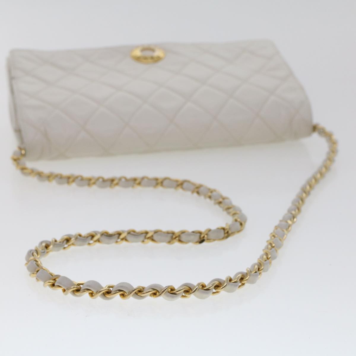 CHANEL Matelasse Circle Chain Shoulder Bag Lamb Skin White CC Auth bs5899