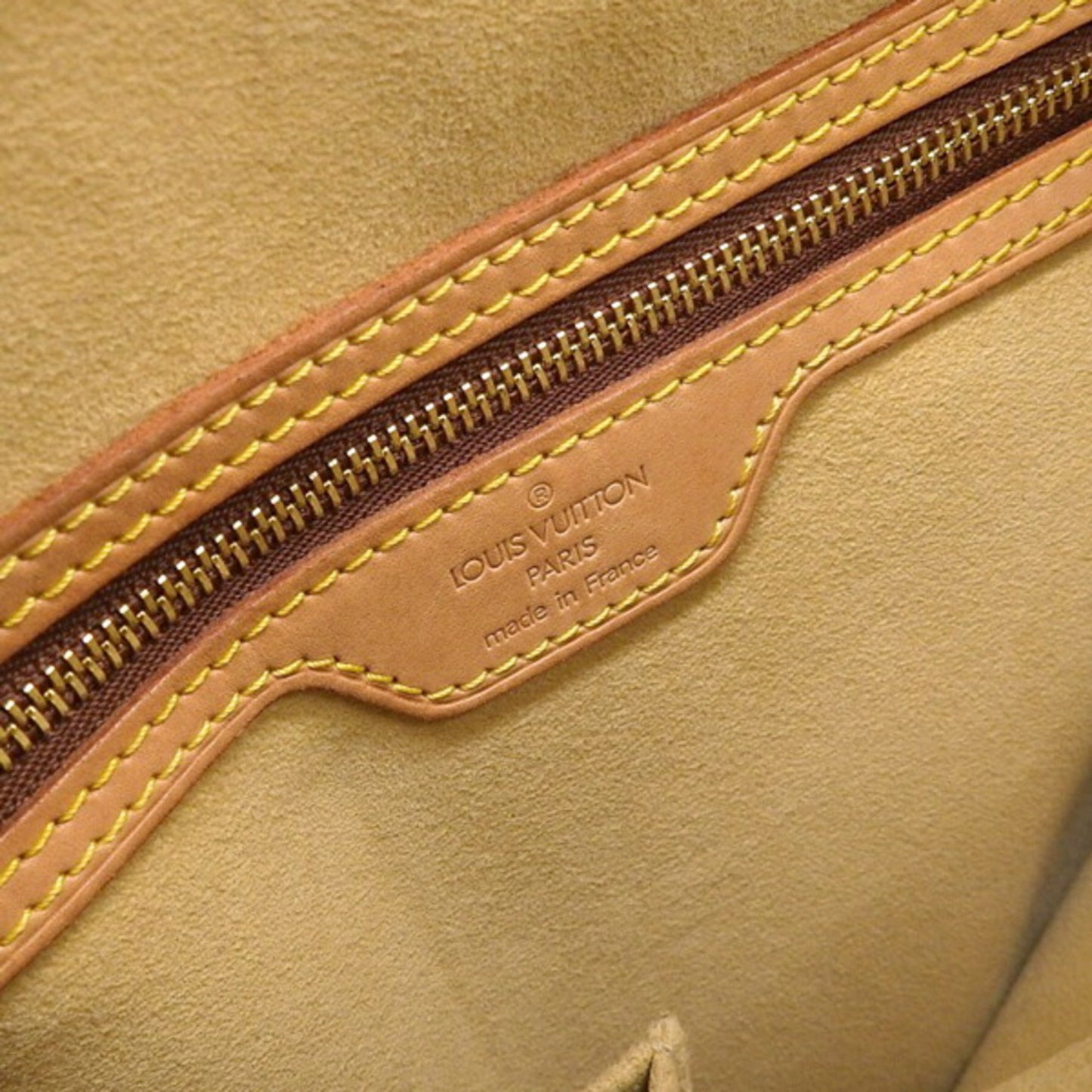 Louis Vuitton Looping Gm  Canvas Shoulder Bag ()