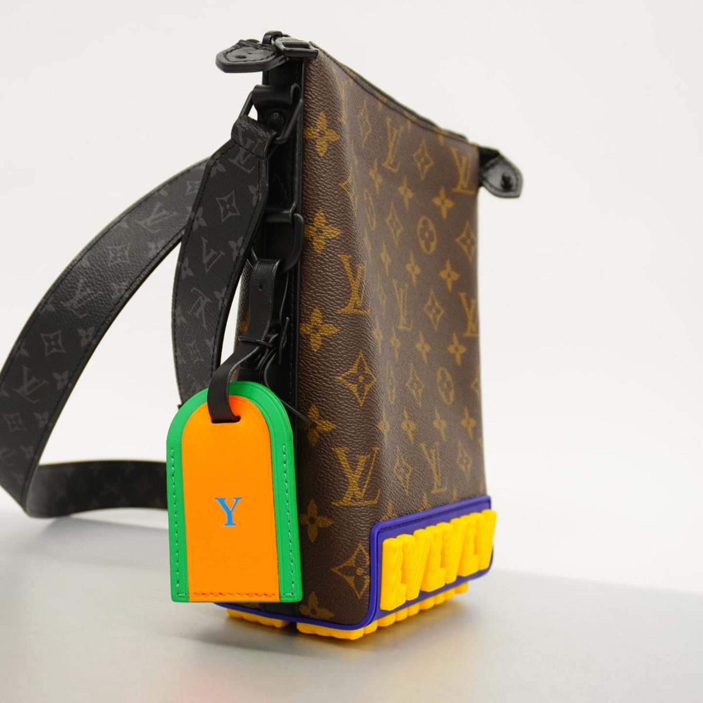 Louis Vuitton Cruiser  Canvas Shoulder Bag ()