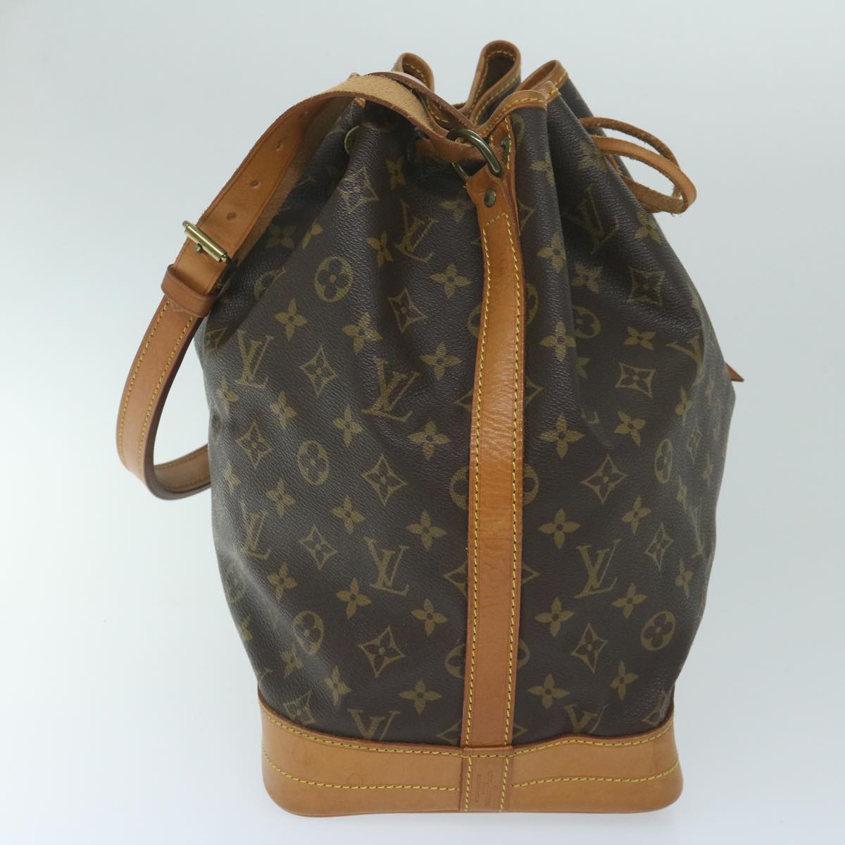 Louis Vuitton Noe  Canvas Shoulder Bag ()