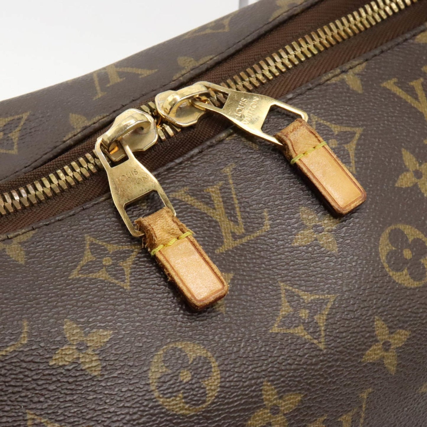 Louis Vuitton Sully  Canvas Shoulder Bag ()