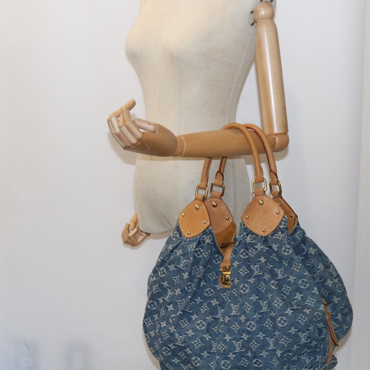 Louis Vuitton   - Jeans Shoulder Bag ()