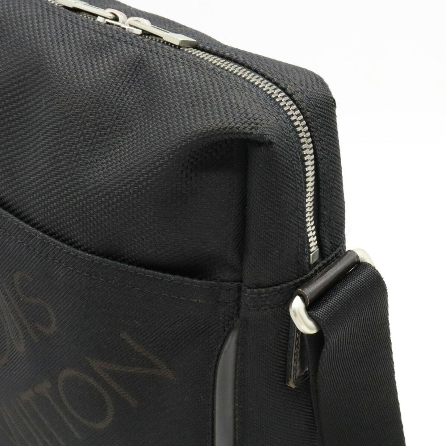 Louis Vuitton Geant  Canvas Shoulder Bag ()