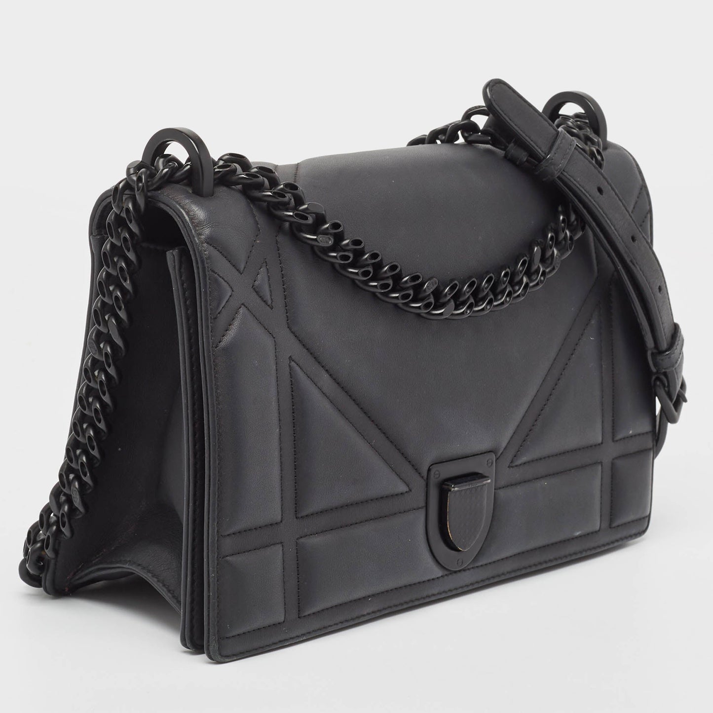 Dior  Matte Leather Medium Diorama Flap Shoulder Bag