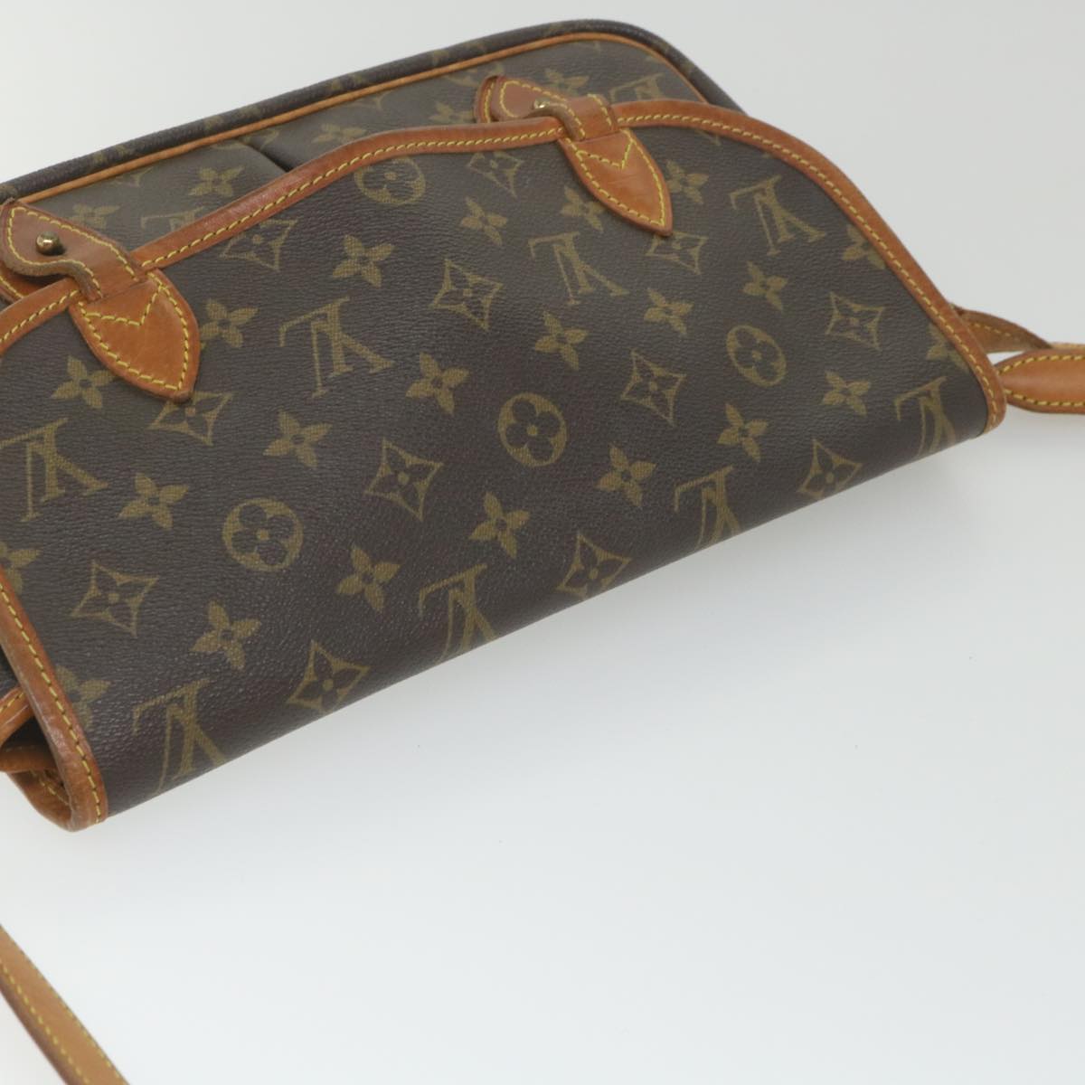 Louis Vuitton Gibeciere  Canvas Shoulder Bag ()