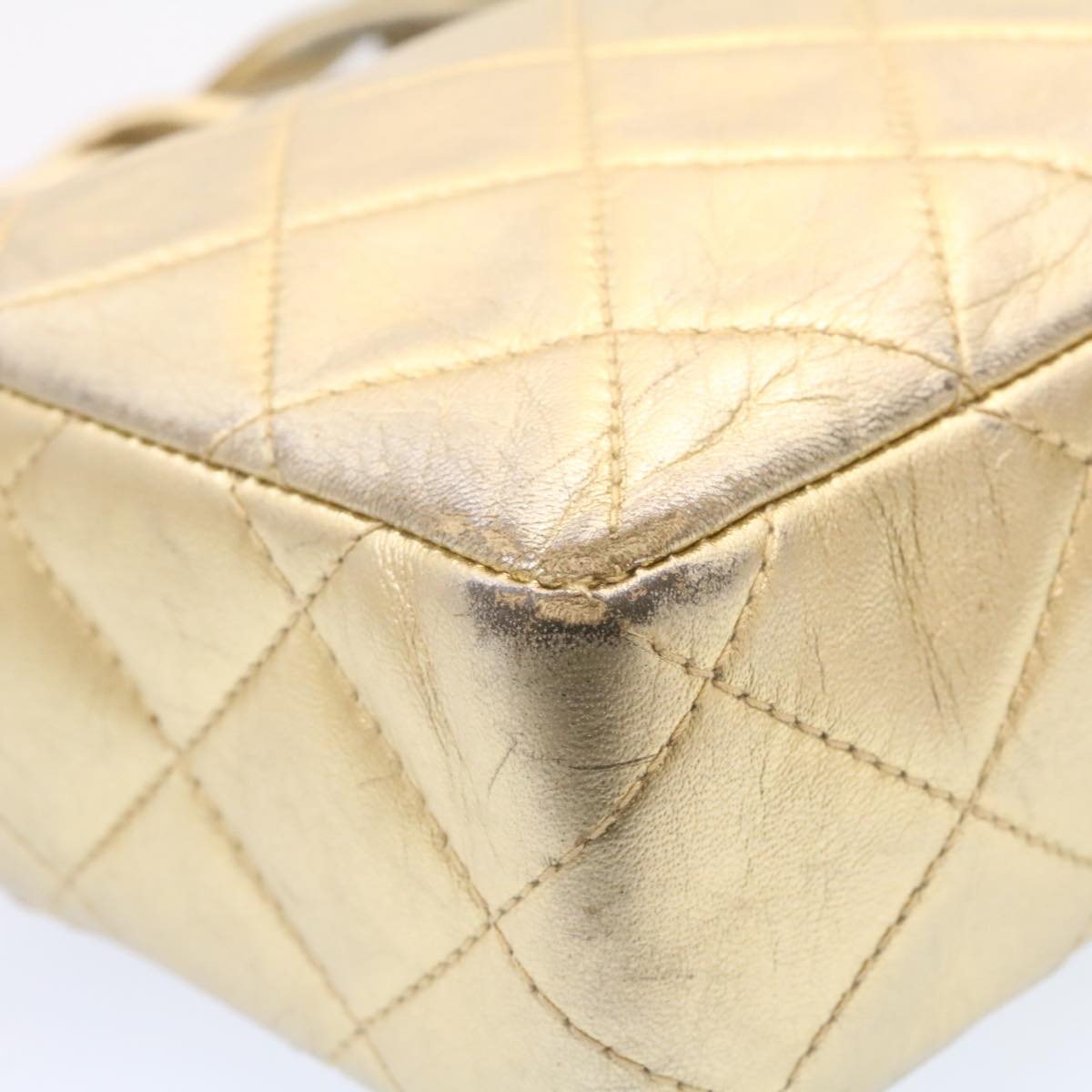 CHANEL Lamb Skin Matelasse Shoulder Bag Gold CC Auth am1684gA