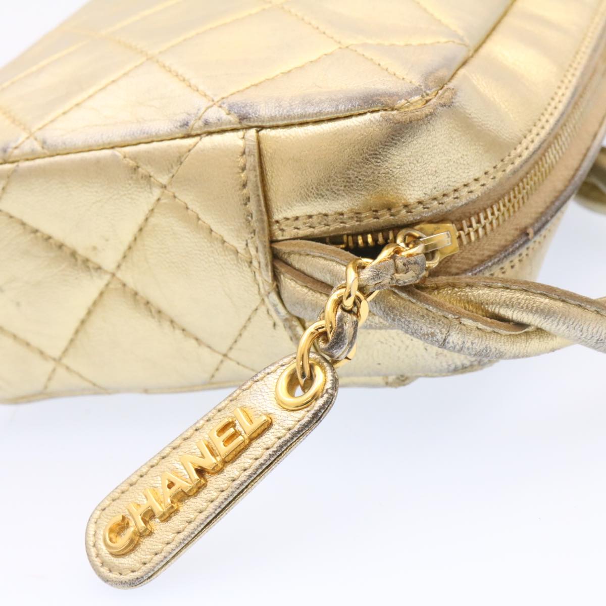 CHANEL Lamb Skin Matelasse Shoulder Bag Gold CC Auth am1684gA