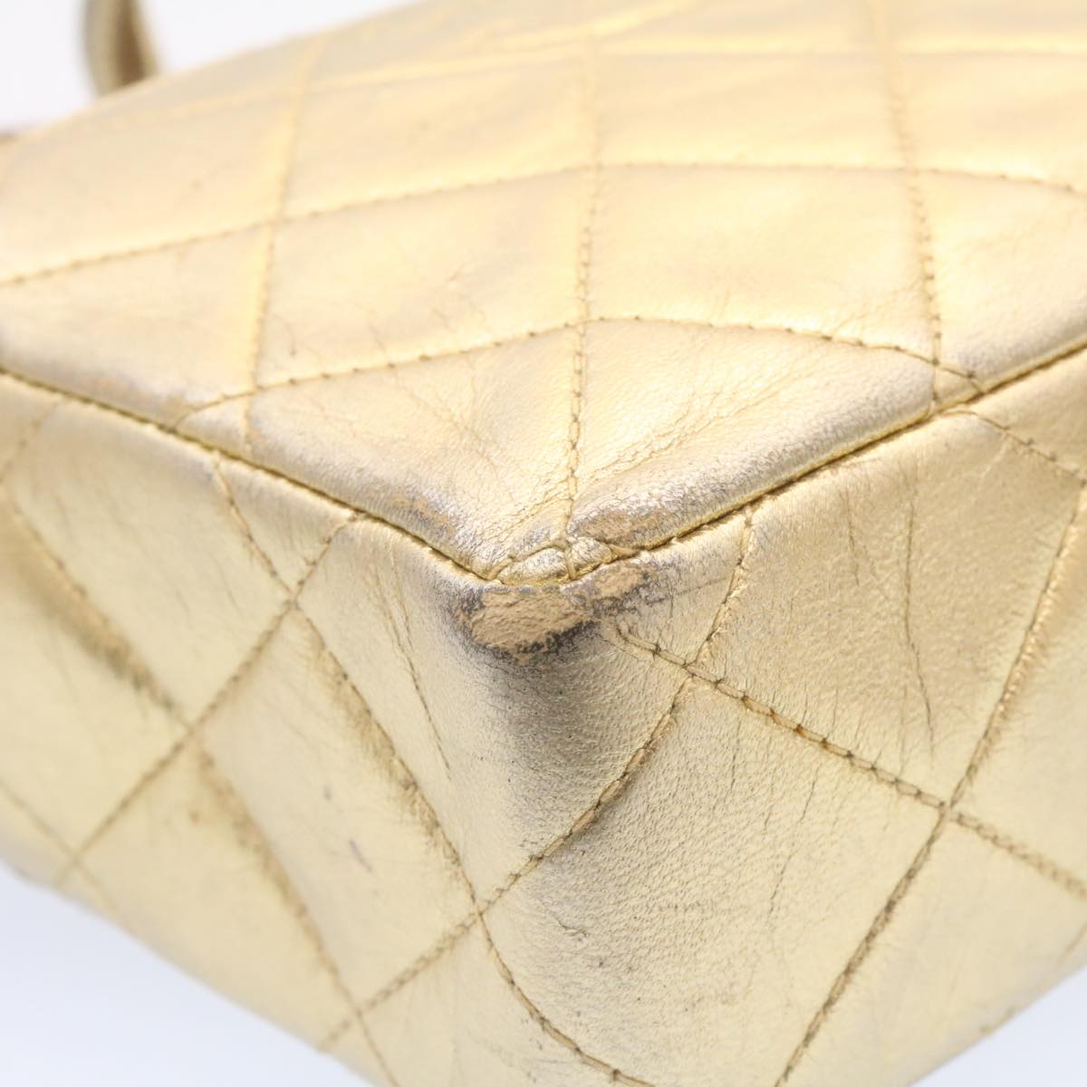 CHANEL Lamb Skin Matelasse Shoulder Bag Gold CC Auth am1684gA