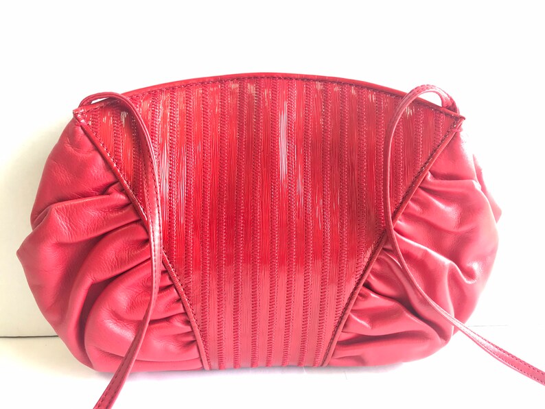 FENDI 80's vintage red patent enamel and nappa leather oval round shape shoulder purse