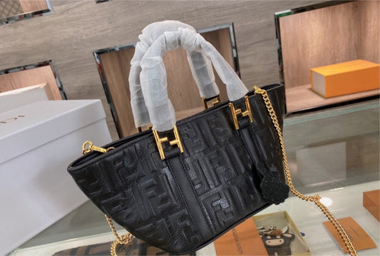 Leather Fendi woman handbag