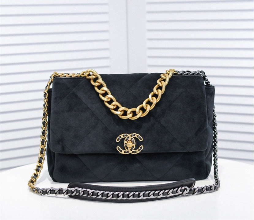 Suede Chanel woman shoulder handbag