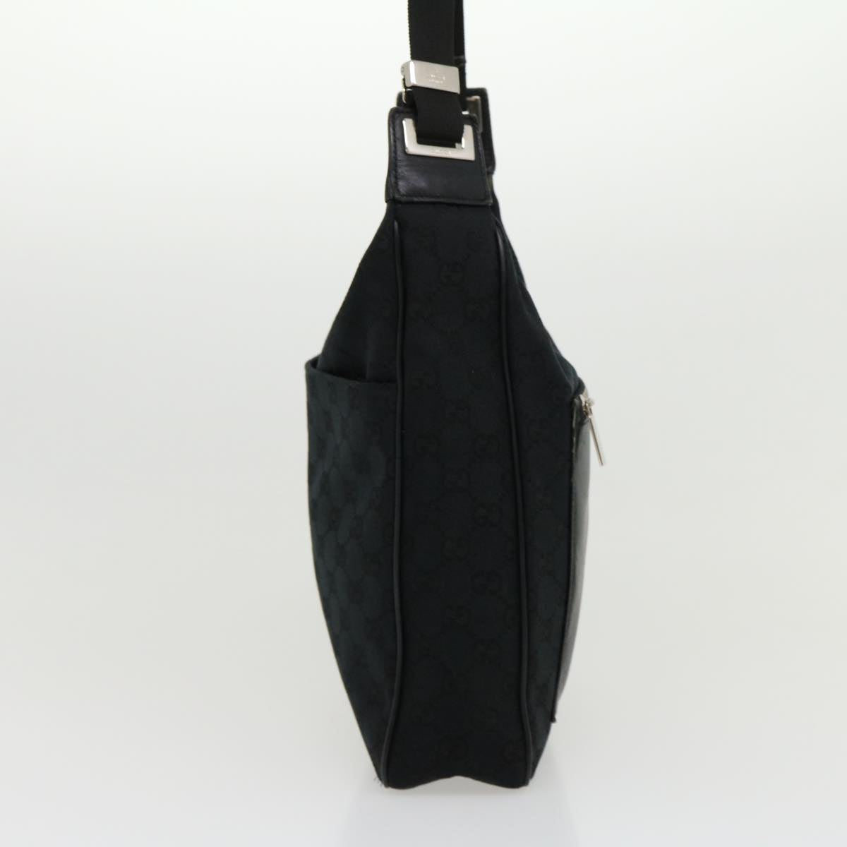 GUCCI GG Canvas Shoulder Bag Black  ki2082