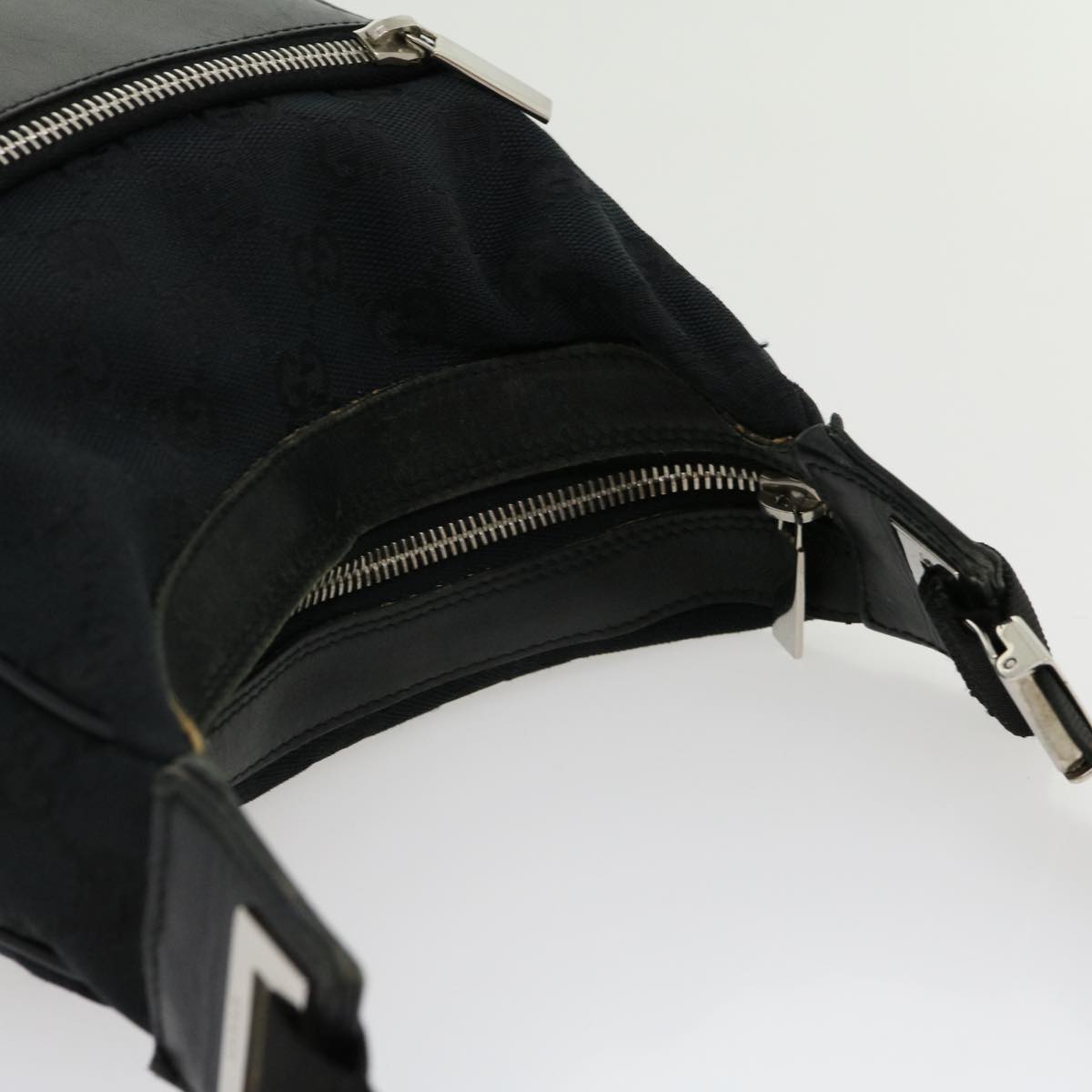GUCCI GG Canvas Shoulder Bag Black  ki2082