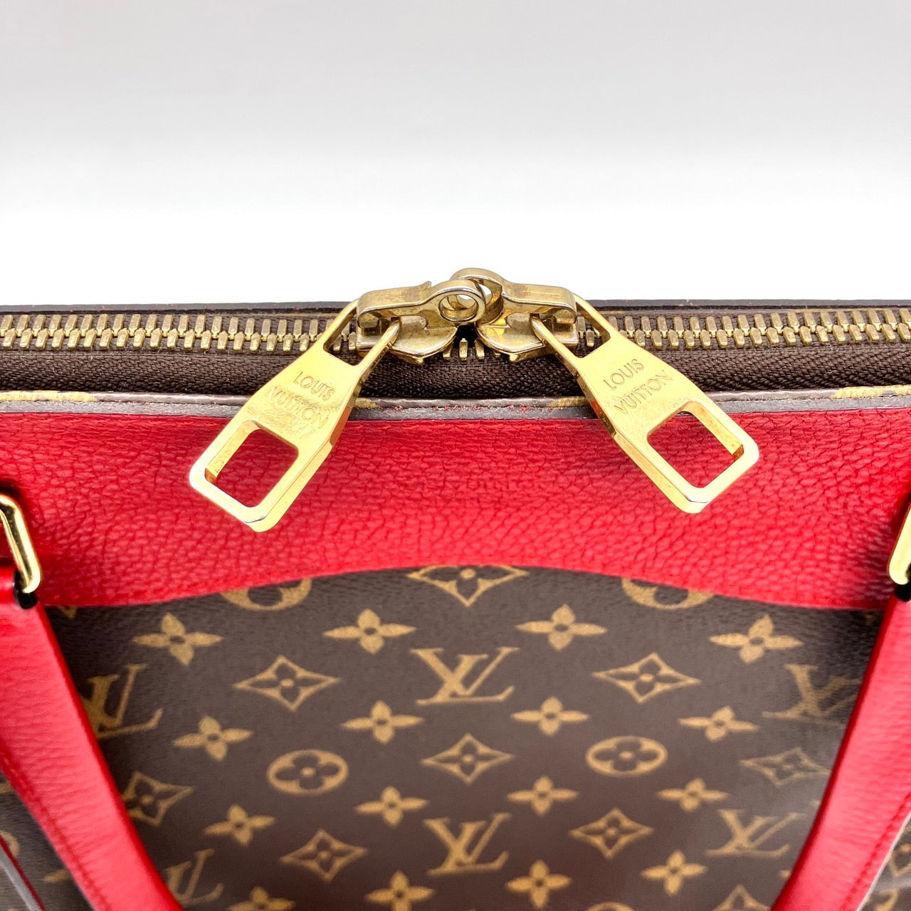 LOUIS VUITTON Estrella Shoulder bag