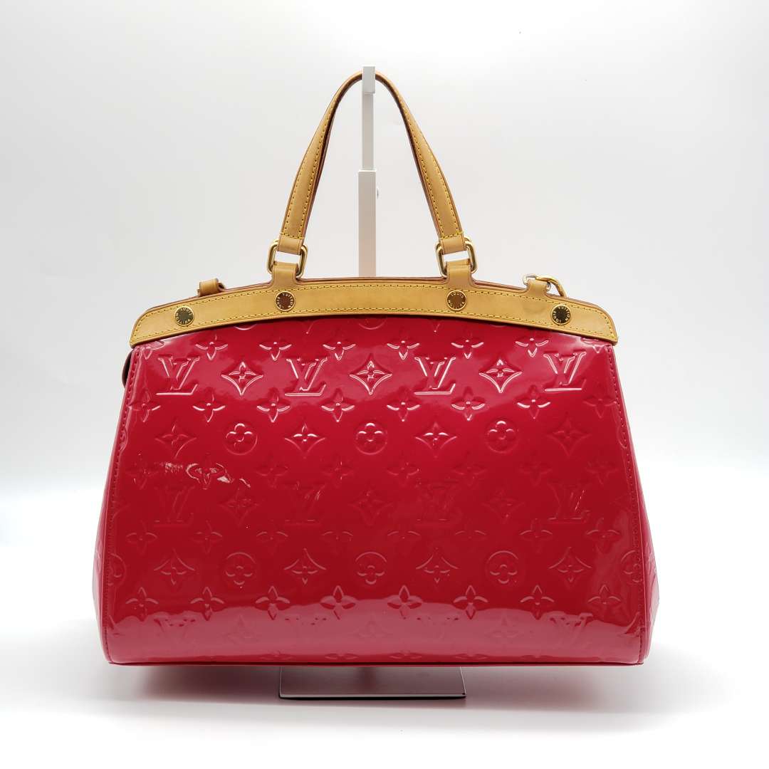 Louis Vuitton Brea MM Vernis Shoulder Bag