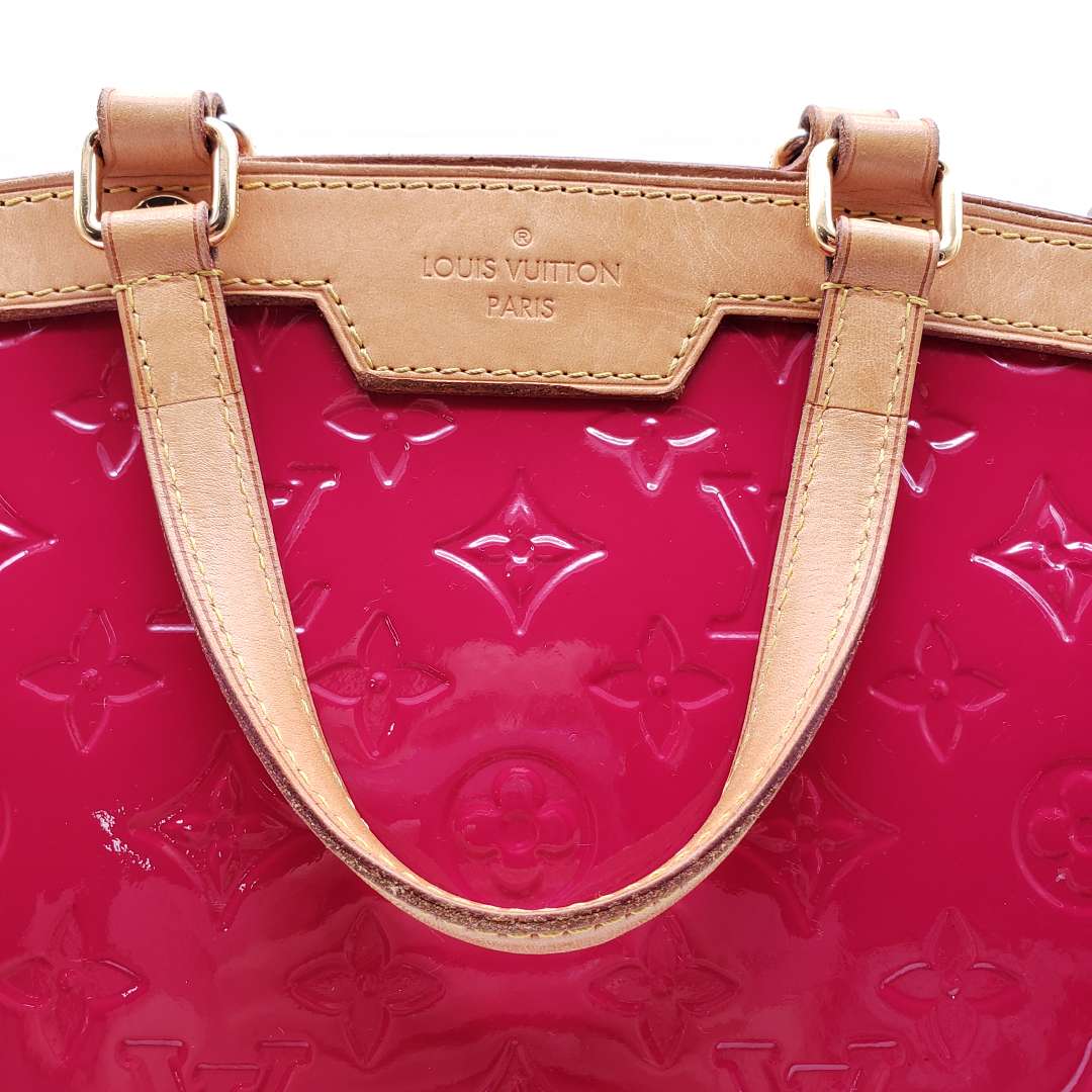 Louis Vuitton Brea MM Vernis Shoulder Bag