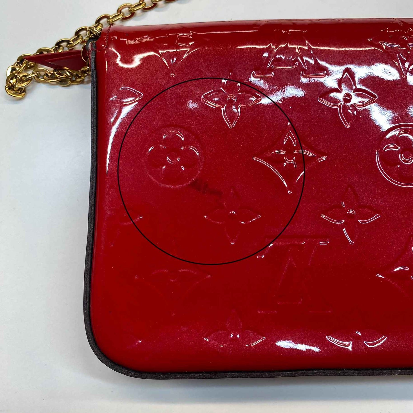 Women's Vernis Pochette Felicie Handbag Red