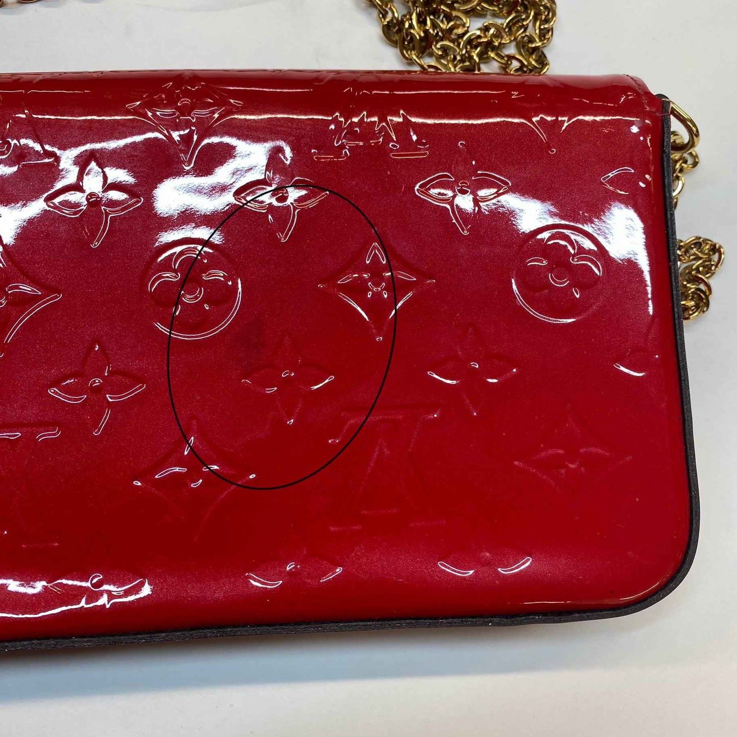 Women's Vernis Pochette Felicie Handbag Red