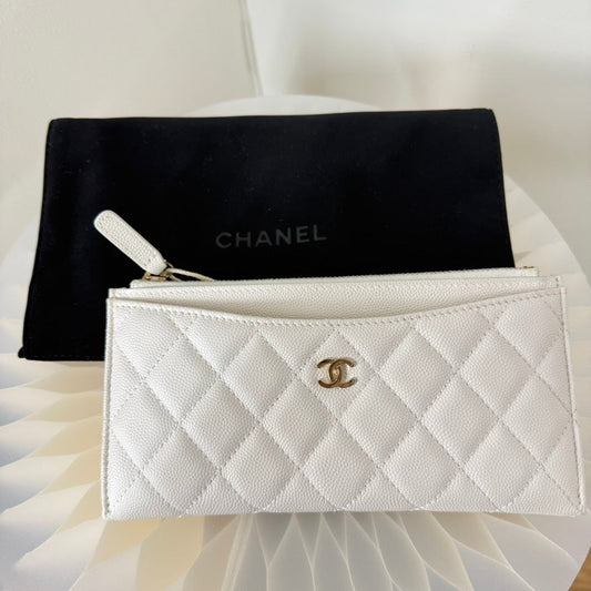 Chanel Caviar Leather Clutch SE7O White Quilted Clutch Bag