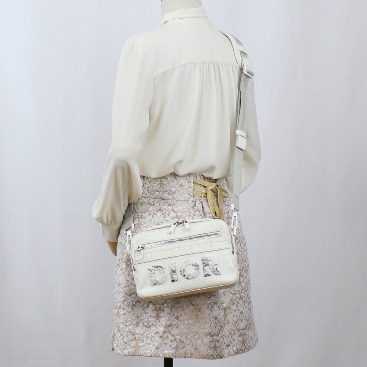 Christian Dior 1SFPO101YWM_H19E Shoulder Bag white leather