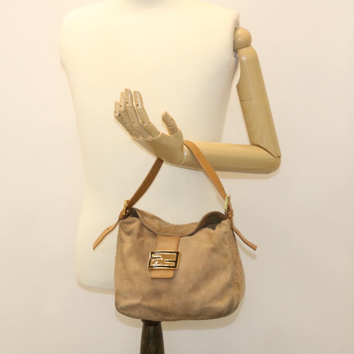 FENDI Mamma Baguette Shoulder Bag Suede Beige 2370/26426  yk6310